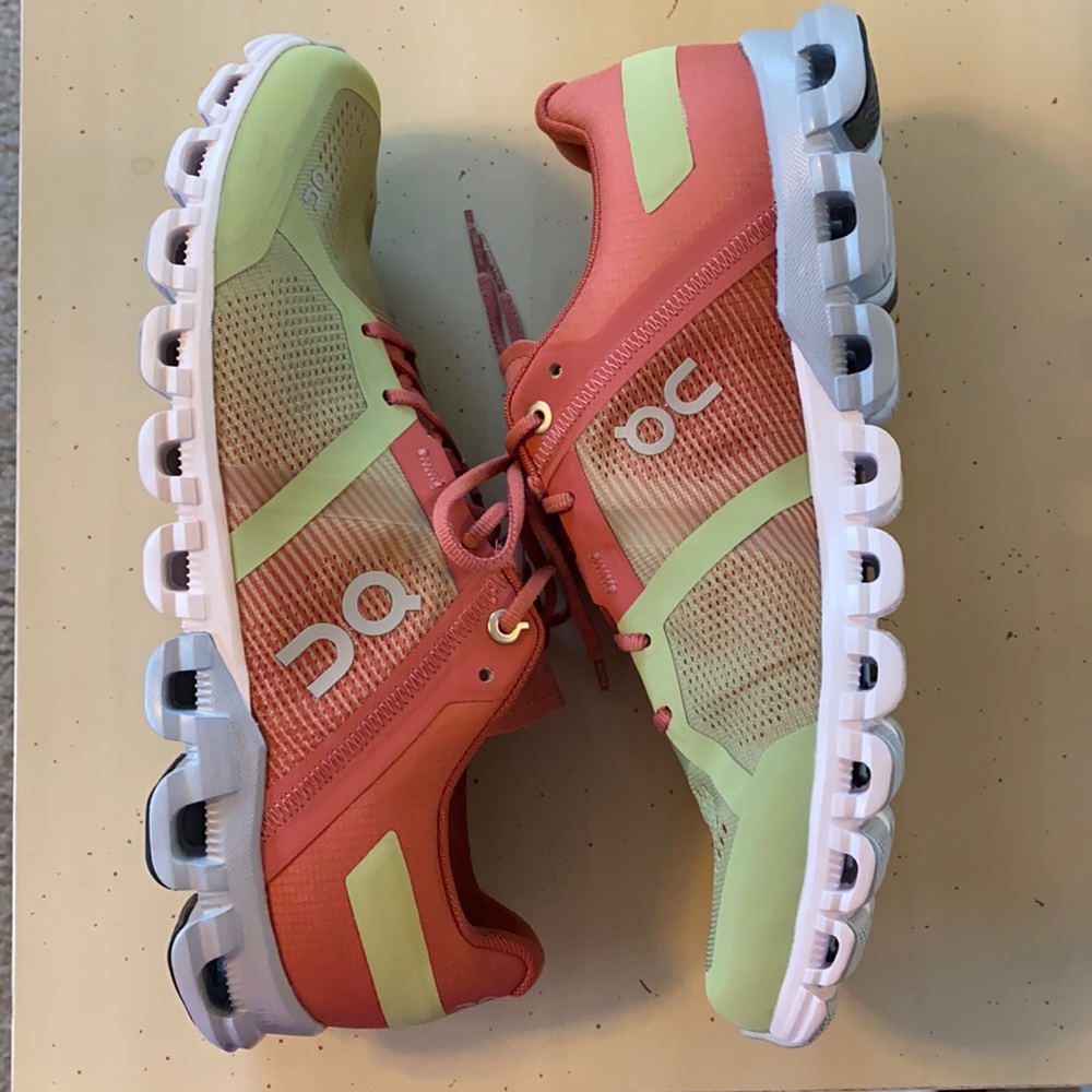 Brand New On Cloudflow Guava Dustrose Sz 9